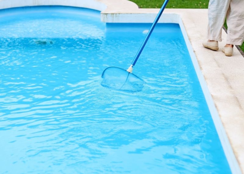 Clean Pool Surface